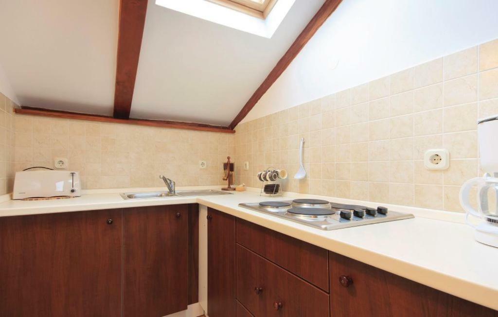 Ladonja Apartman *