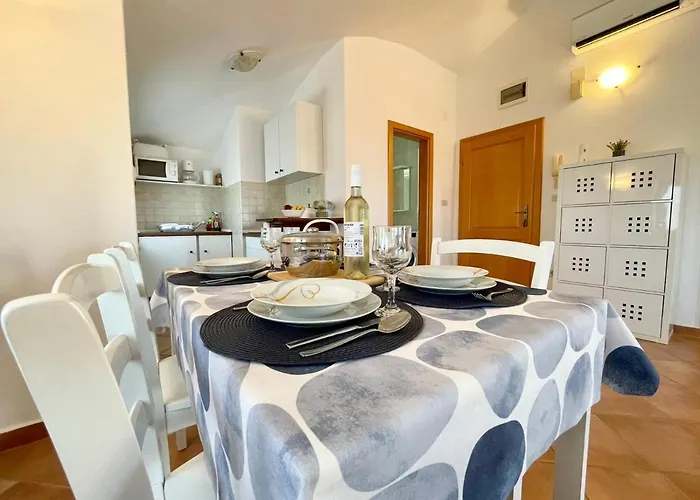 Apartments Ladonja
