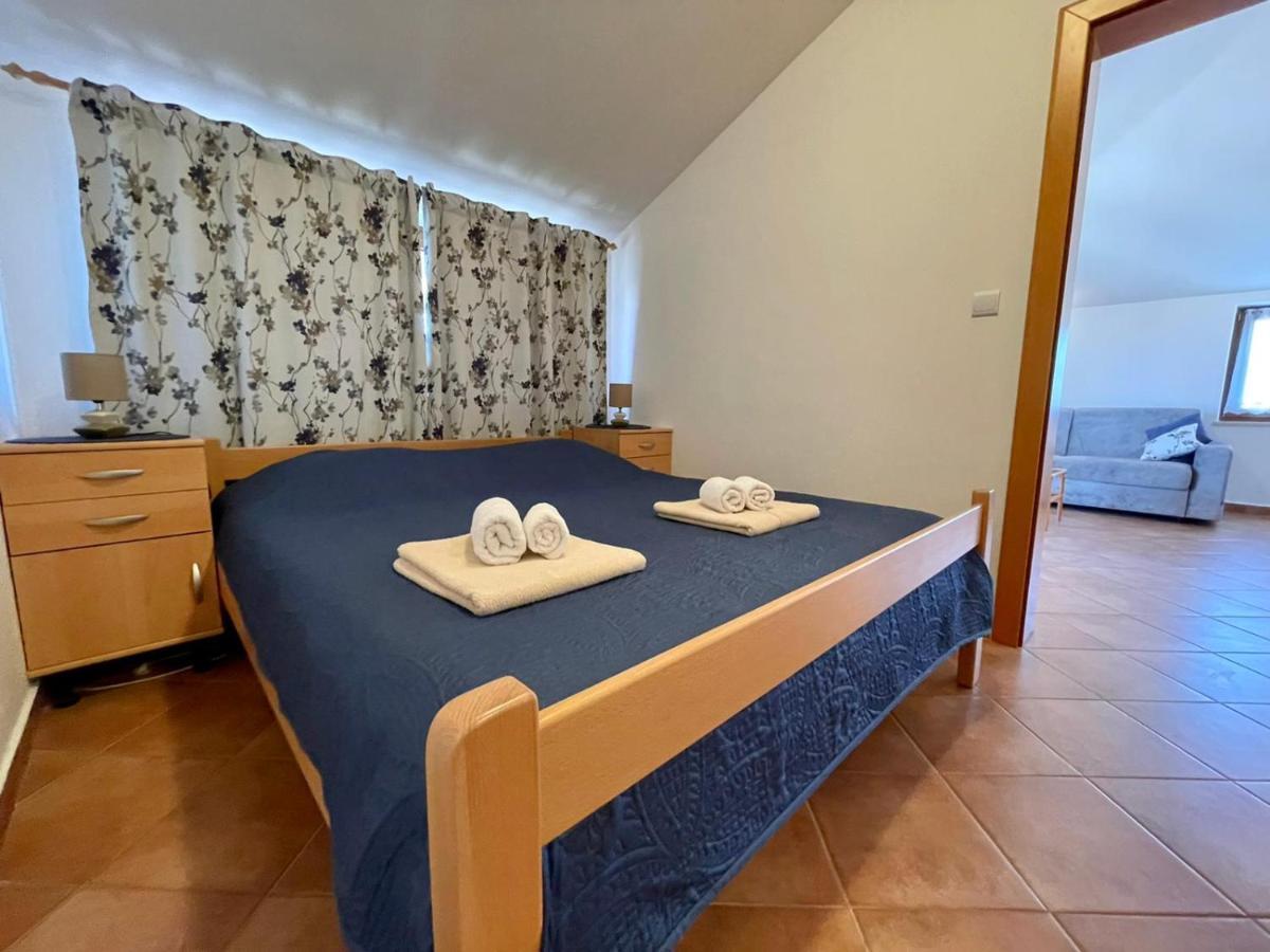 Ladonja Apartment