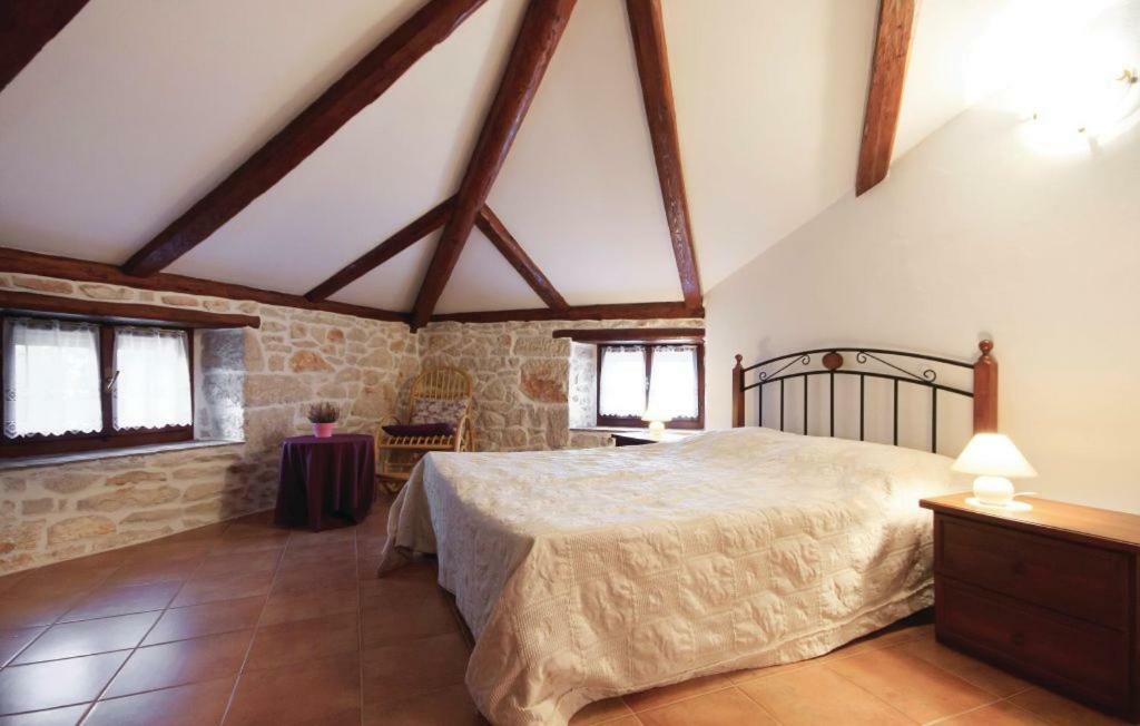 Ladonja Apartment *