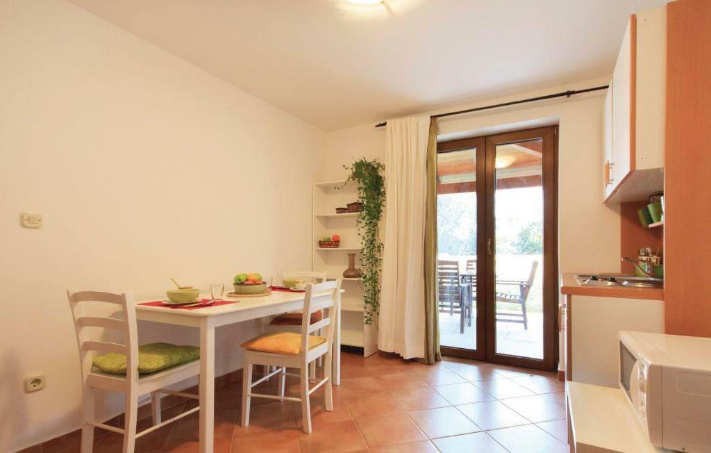 Apartment Ladonja *